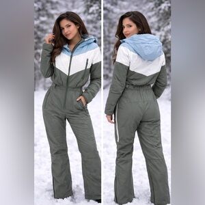 Trendy Boutique Green and Blue Jumpsuit